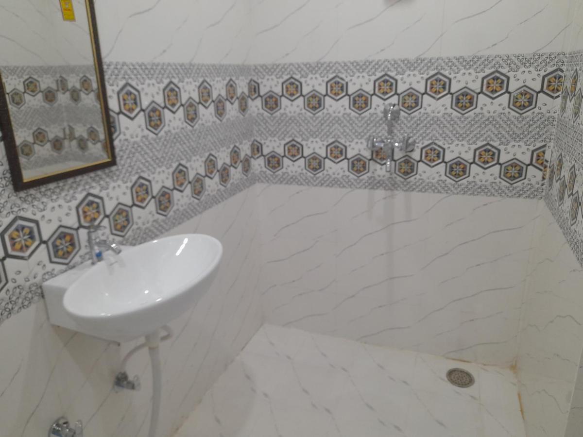 Rudraksha Guest House 瓦拉纳西 外观 照片